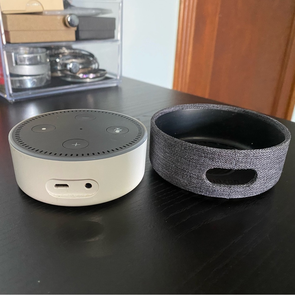 First Gen Echo dot - Picture 2 of 4